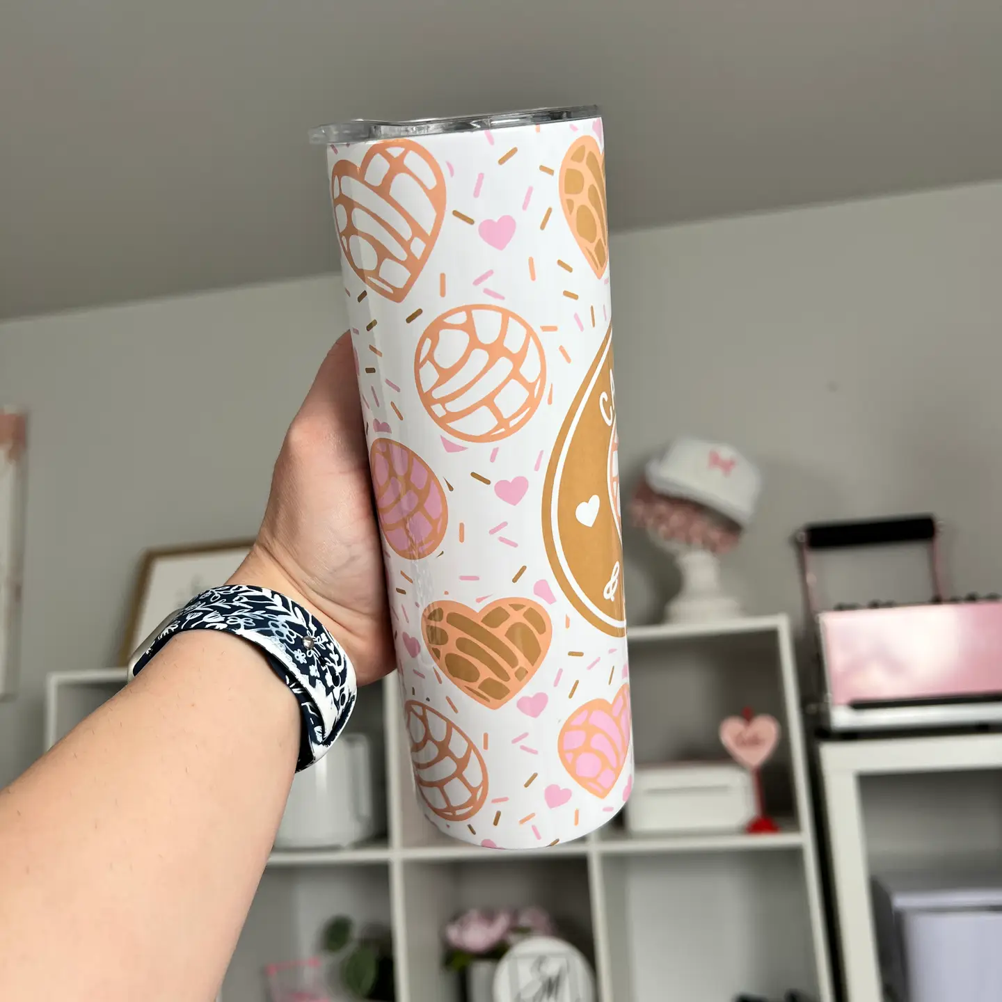 Cafecito Y Chisme Concha Heart Tumbler 20oz