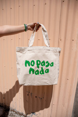 No Pasa Nada tote